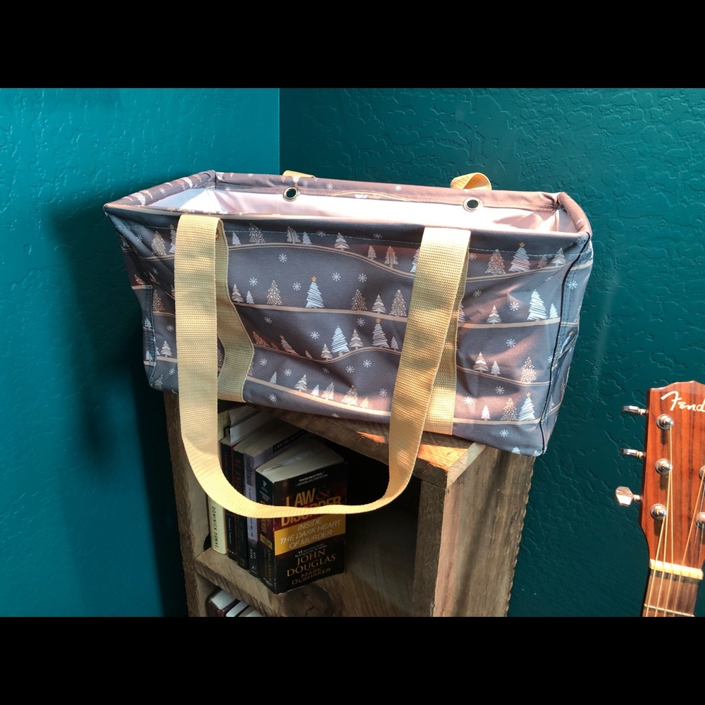 Medium Utility Tote - Thirty One